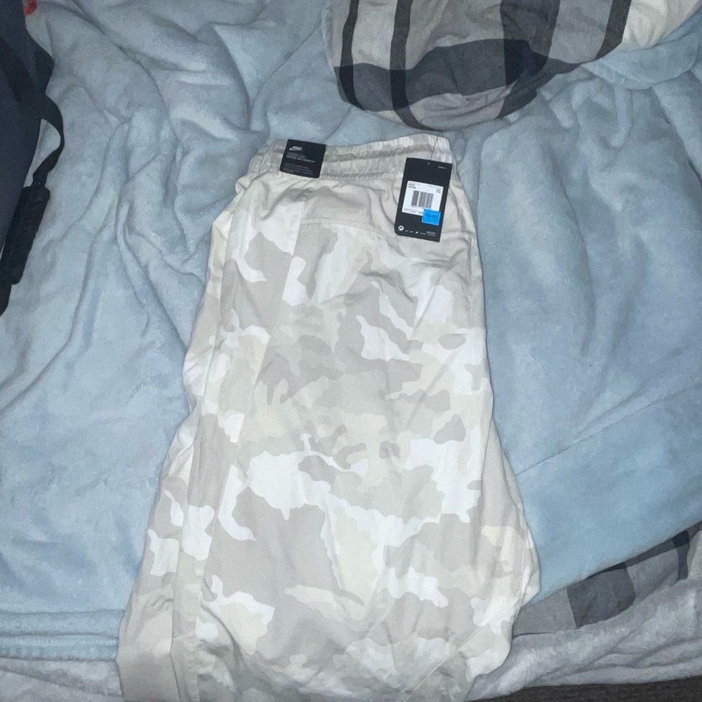 Nike camo splash pants brand new with tags. Xxl in size